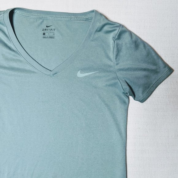 Nike Tops - Nike Dri Fit (D23)